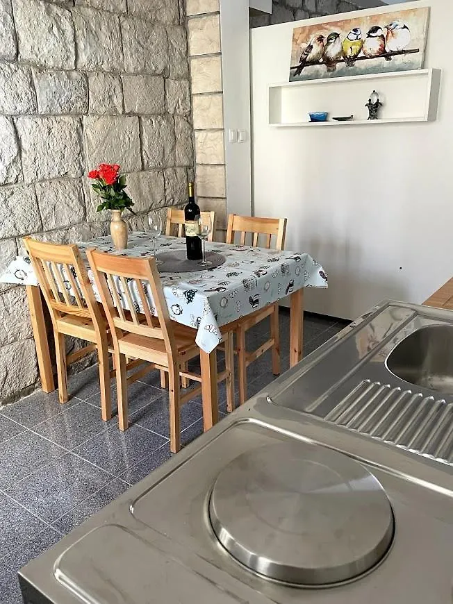 Studio Apartment Marija, With Beaches Nearby Kastela
