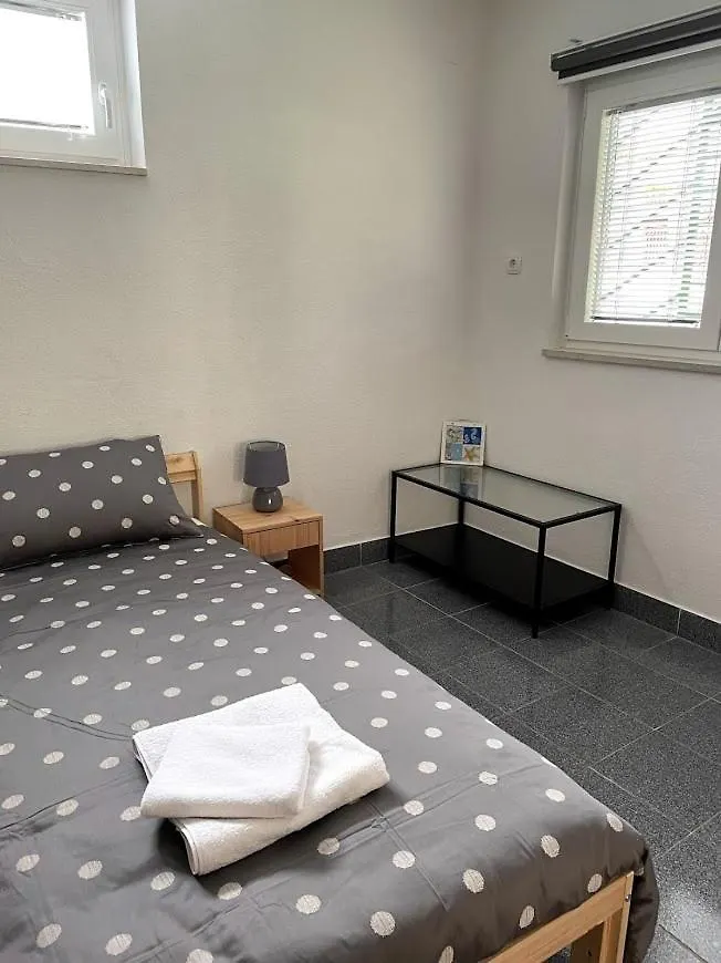 Studio Apartment Marija, With Beaches Nearby Kastela